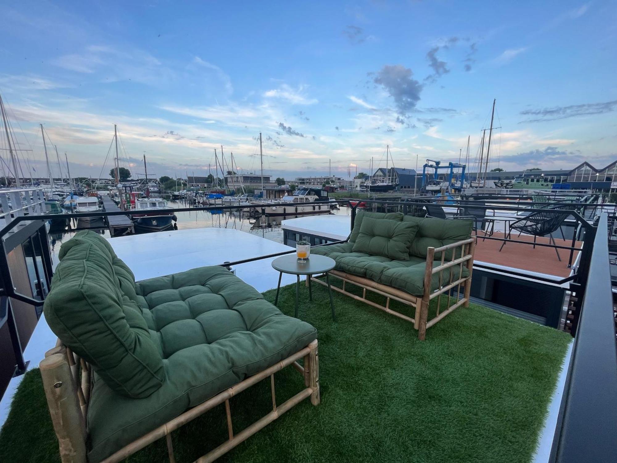 Cosy Tiny Houseboats Near Beach And Restaurants By Weltevreden Experience Zeewolde Ngoại thất bức ảnh